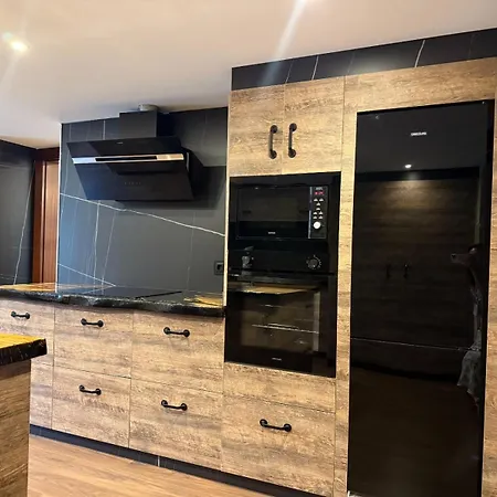 Cerca De Santiago Con Piscina Y Barbacoa